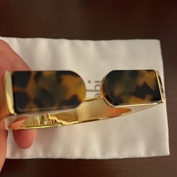 Cabi bracelet cuff gold and “tortoise” - Picture 3 of 5